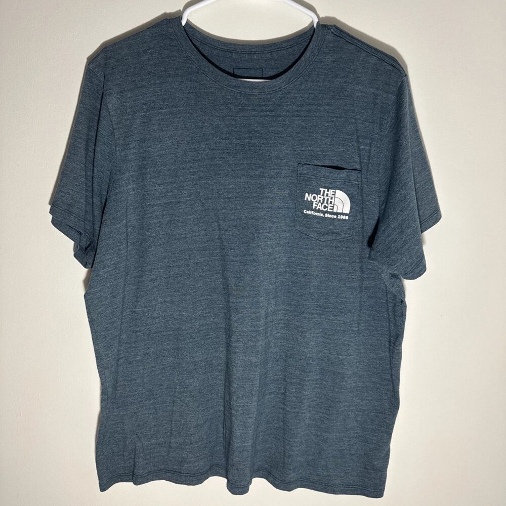 The North Face Womens XL Berkeley California Pocket T-Shirt in Aviator Navy Blue
